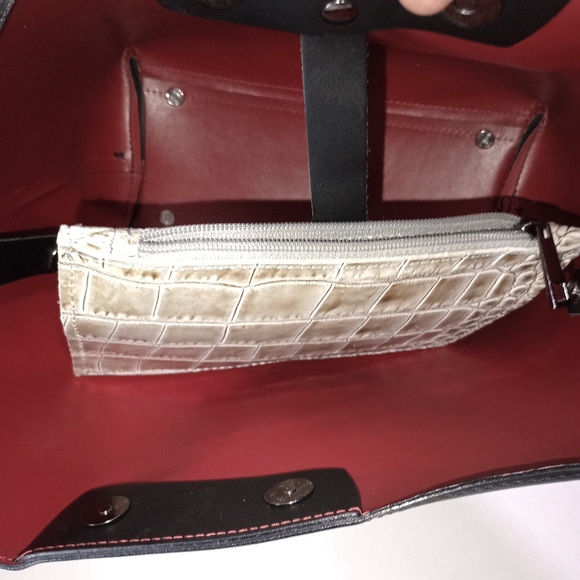 Arya Couture Firenze Hobo Bucket Bag - Picture 15 of 16